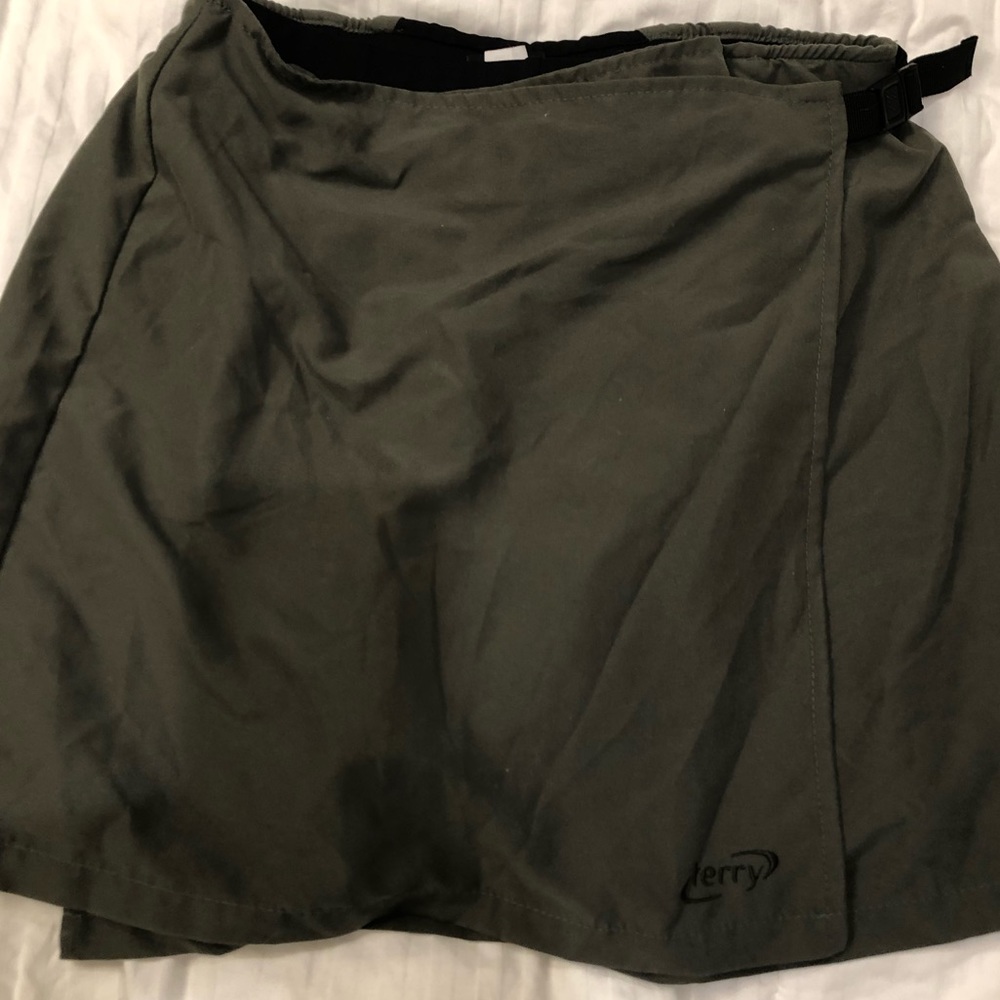 Terry Cycling Skort size 8 EUC $100 retail